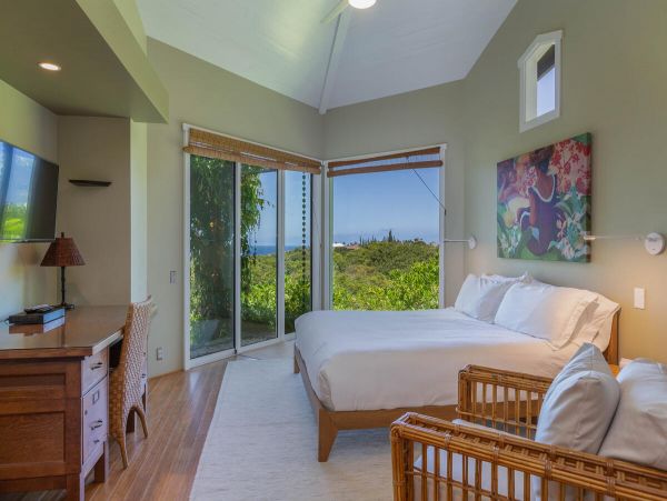 Princeville Vacation Home Two Bedrooms + Den with Pool