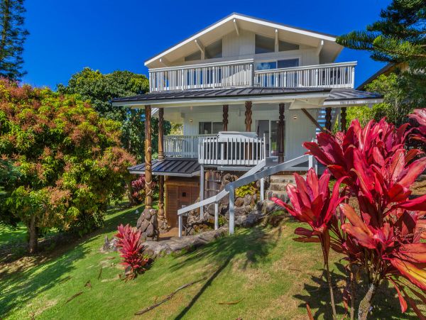 Beautifully Appointed Four-Bedroom Home Plenty of Space for Large Groups