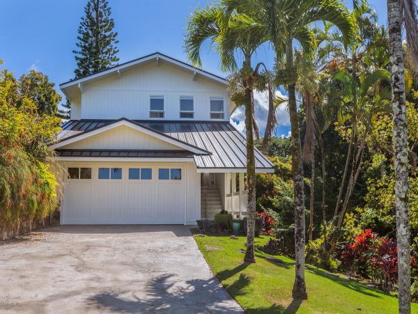 Beautifully Appointed Four-Bedroom Home Plenty of Space for Large Groups