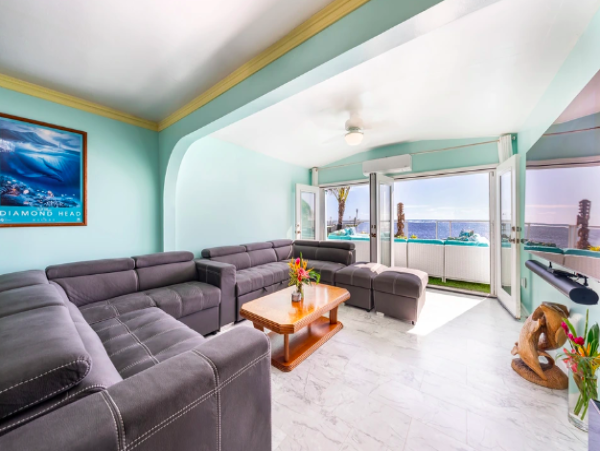 Oceanfront Luxury Retreat Between Hauula and Punaluu