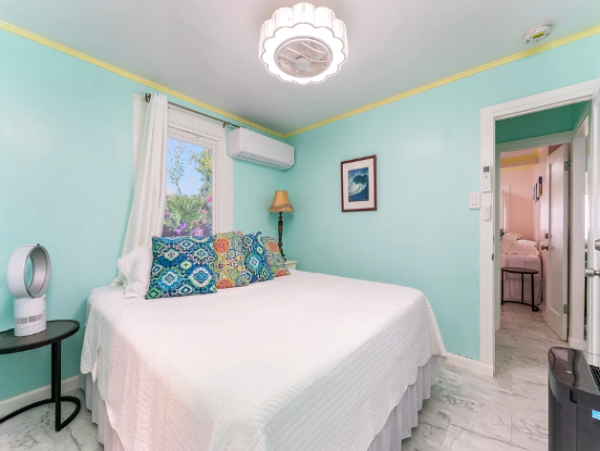 Oceanfront Luxury Retreat Between Hauula and Punaluu