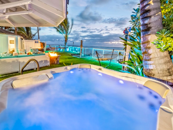 Oceanfront Luxury Retreat Between Hauula and Punaluu