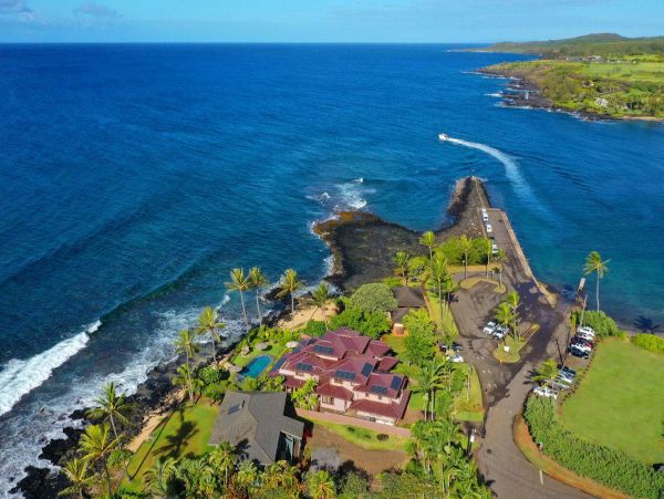 Stunning Oceanfront Villa with 6 Bedrooms & Infinity Pool in Koloa