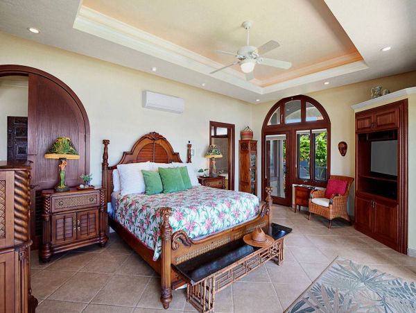 Stunning Oceanfront Villa with 6 Bedrooms & Infinity Pool in Koloa