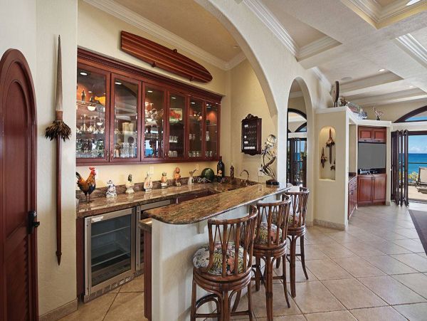 Stunning Oceanfront Villa with 6 Bedrooms & Infinity Pool in Koloa