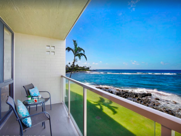Oceanfront Vacation Rental with 2 Bedrooms in Koloa