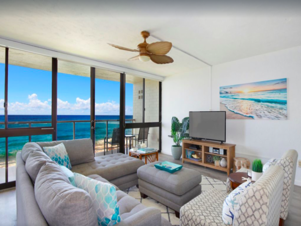 Oceanfront Vacation Rental with 2 Bedrooms in Koloa