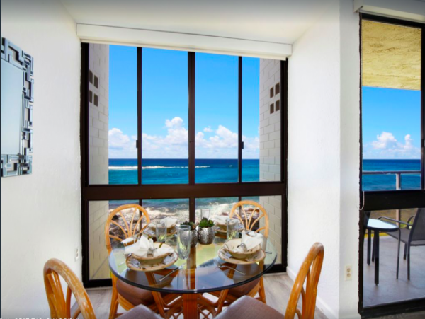 Oceanfront Vacation Rental with 2 Bedrooms in Koloa