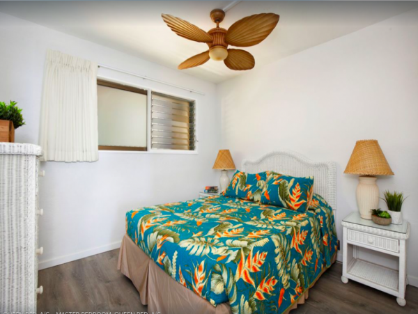 Oceanfront Vacation Rental with 2 Bedrooms in Koloa