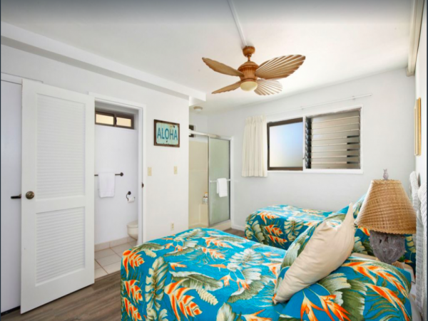 Oceanfront Vacation Rental with 2 Bedrooms in Koloa