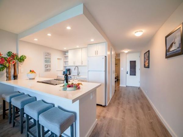 Oceanfront Vacation Condo in Kaanapali Sleeps 4 Guests