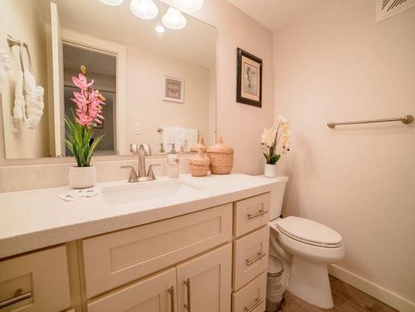 Oceanfront Vacation Condo in Kaanapali Sleeps 4 Guests