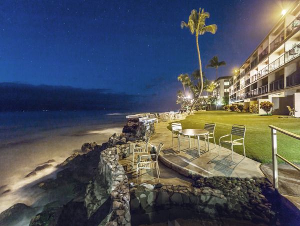 Oceanfront Vacation Condo in Kaanapali Sleeps 4 Guests