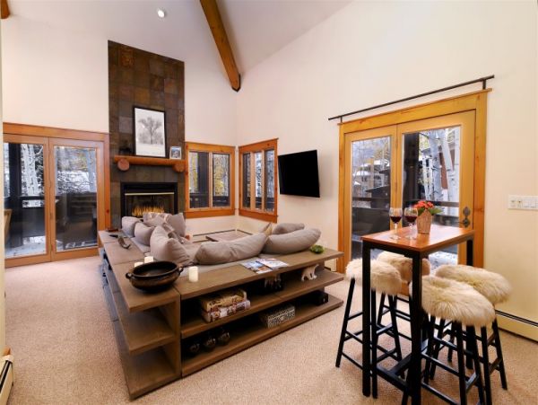 Charming Vacation Home in Vail 3 Bedrooms Sleeps 8 Guests