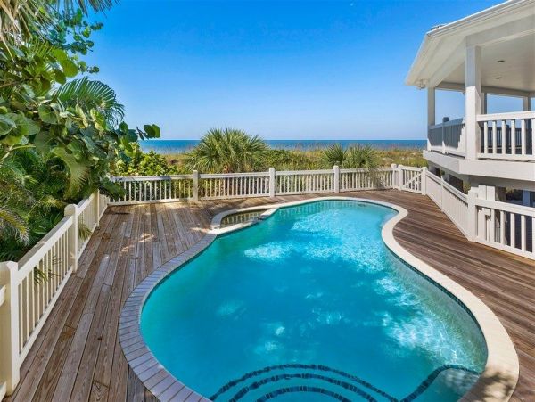 Spectacular Home with Private Pool & Great On Beach Location