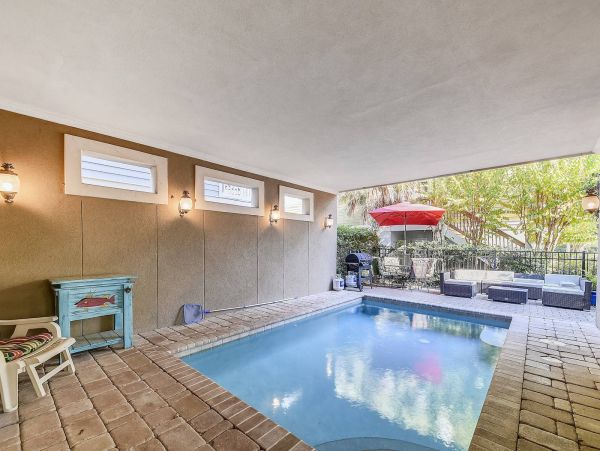 Four Bedroom Vacation Pool Home in Hilton Head Sleeps 14
