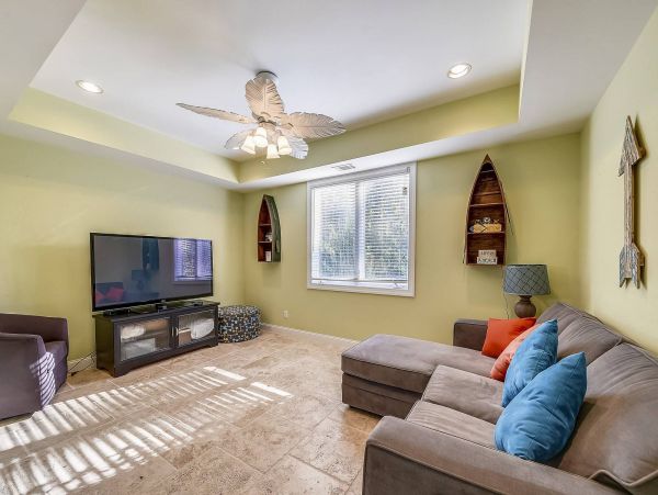 Four Bedroom Vacation Pool Home in Hilton Head Sleeps 14