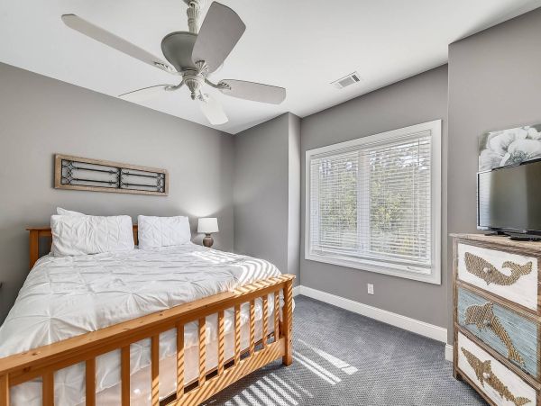 Four Bedroom Vacation Pool Home in Hilton Head Sleeps 14