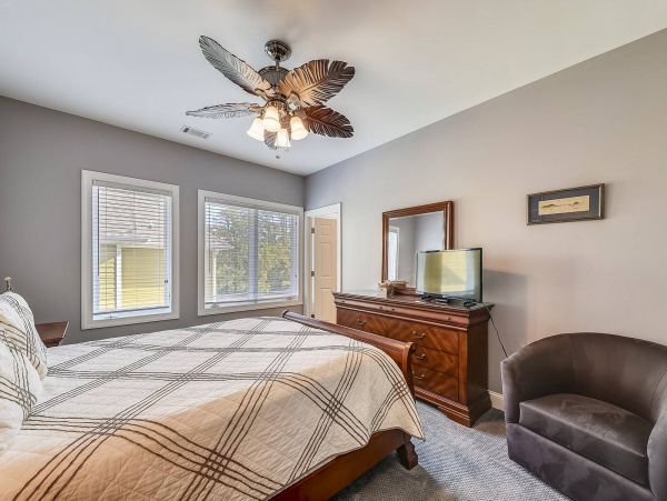 Four Bedroom Vacation Pool Home in Hilton Head Sleeps 14