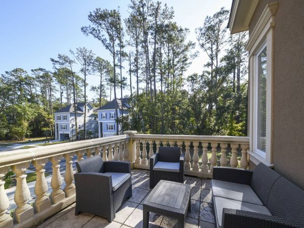 Four Bedroom Vacation Pool Home in Hilton Head Sleeps 14