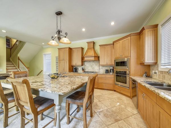 Four Bedroom Vacation Pool Home in Hilton Head Sleeps 14