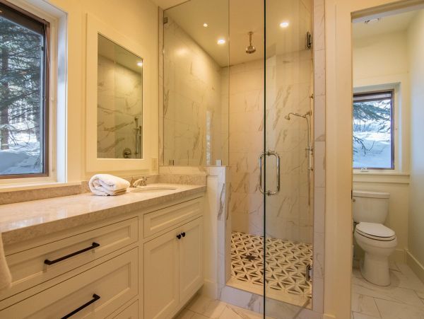 Main Level Full Bath(Attached to King Bedroom Bath