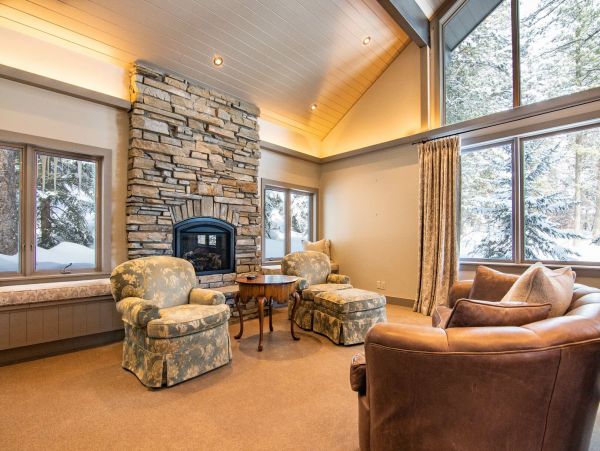 Master Bedroom Sitting Area with Gas Fireplace