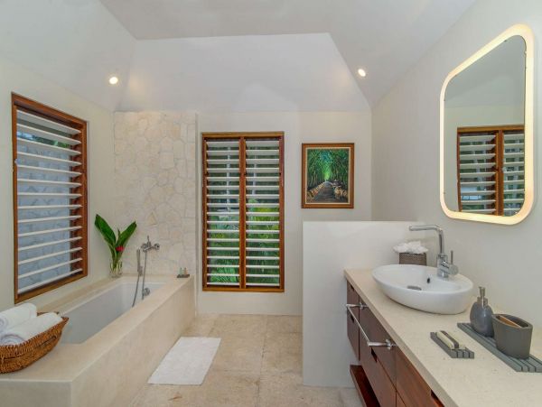 Jamaica Home 1002215