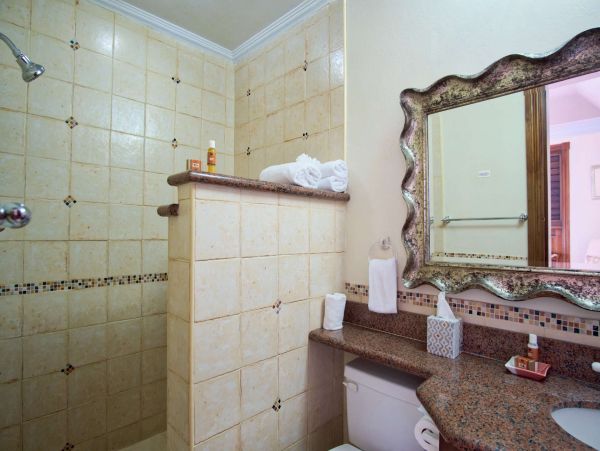 Jamaica Home 1002221