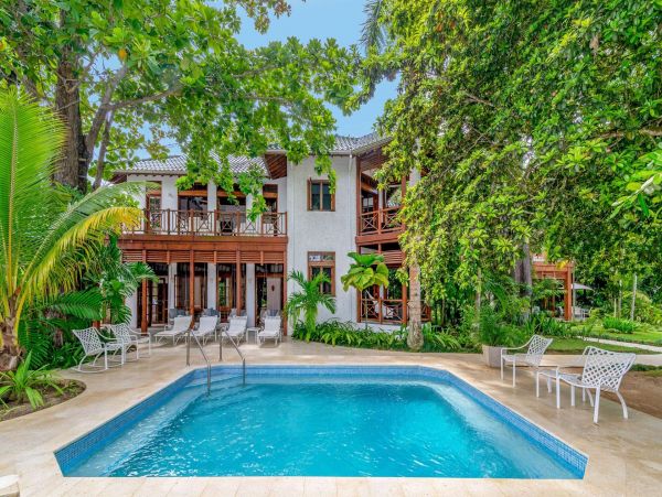 Jamaica Home 1002242