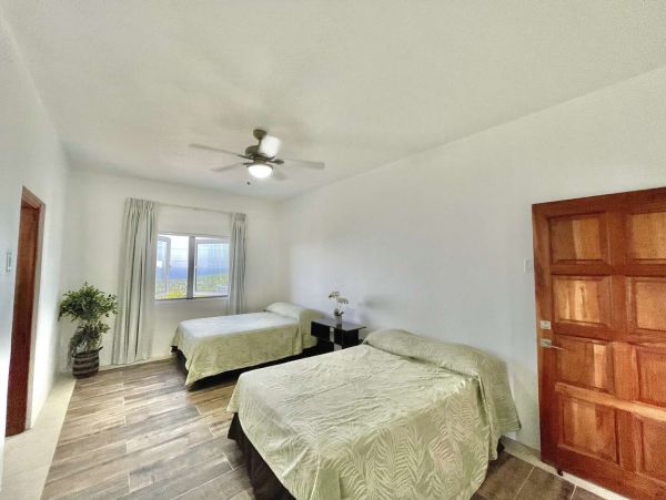 Jamaica Home 1002251
