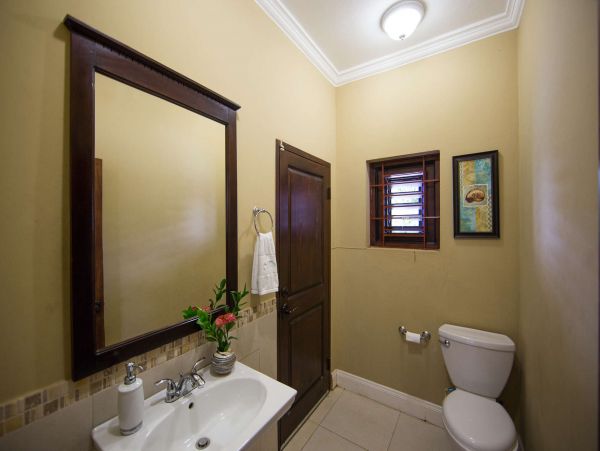 Jamaica Home 1002314