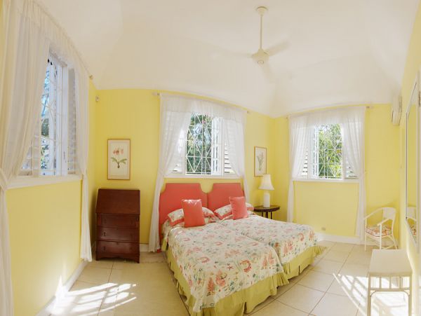 Located on a Private Waterfront Acre 4 Bedroom Pool Cottage