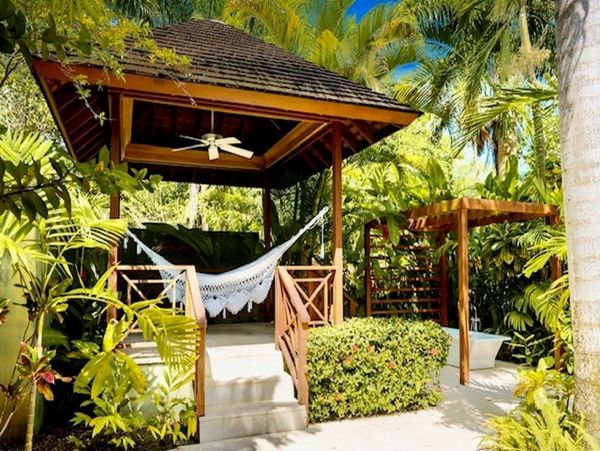 Jamaica Home 1002339
