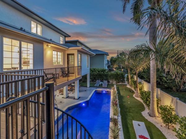 Just a Block to the Beach Vacation Home On Anna Maria Island