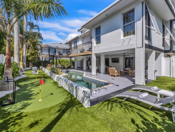 Just a Block to the Beach Vacation Home On Anna Maria Island