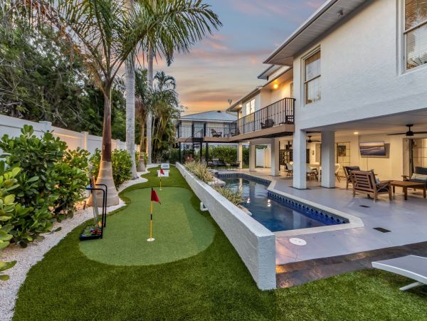 Just a Block to the Beach Vacation Home On Anna Maria Island