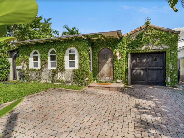 Beautiful 4 Bedroom Home with Pool in Miami Beach