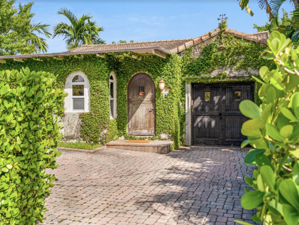 Beautiful 4 Bedroom Home with Pool in Miami Beach