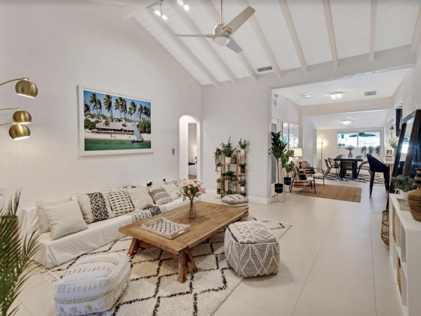 Beautiful 4 Bedroom Home with Pool in Miami Beach
