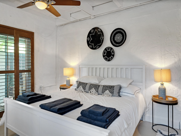 Beautiful 4 Bedroom Home with Pool in Miami Beach