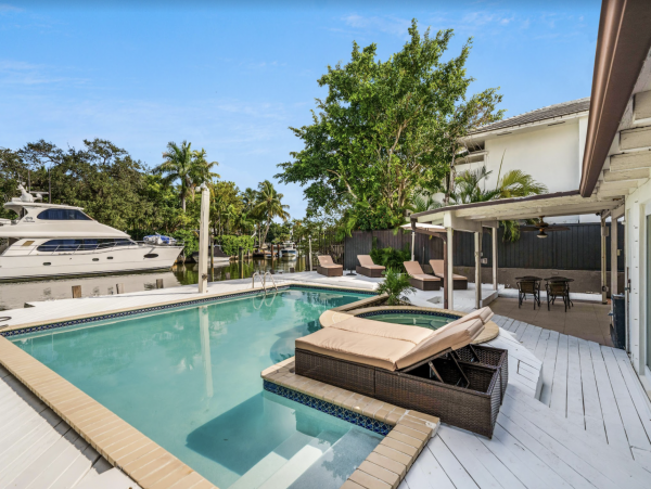 Beautiful 4 Bedroom Home with Pool in Miami Beach