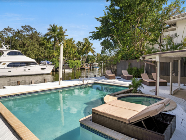 Beautiful 4 Bedroom Home with Pool in Miami Beach