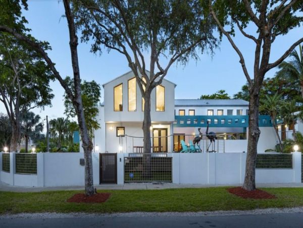Stunning Luxury Miami Villa with Private Pool 6 Bedrooms