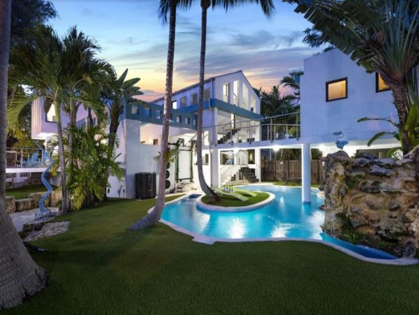 Stunning Luxury Miami Villa with Private Pool 6 Bedrooms