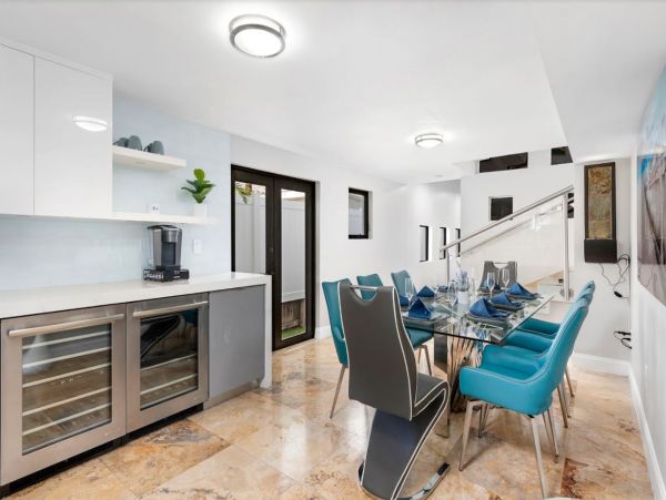 Stunning Luxury Miami Villa with Private Pool 6 Bedrooms