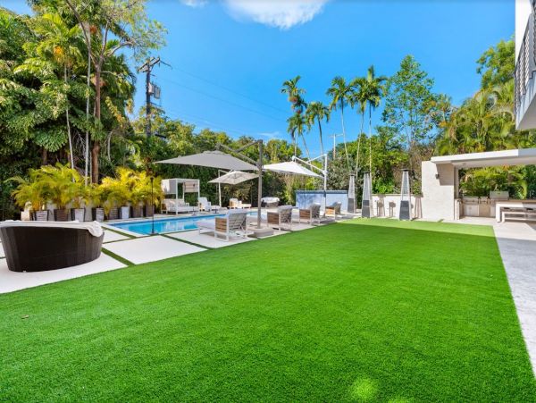 Gorgeous Miami Vacation Villa with Private Pool 5 Bedrooms