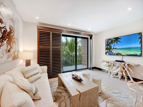 Beachside One Bedroom Vacation Condo in Holmes Beach
