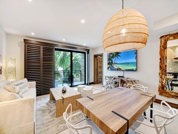 Beachside One Bedroom Vacation Condo in Holmes Beach