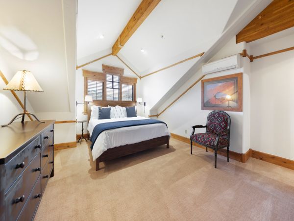 Park City Luxury Three Level Vacation Home Sleeps 18 Guests